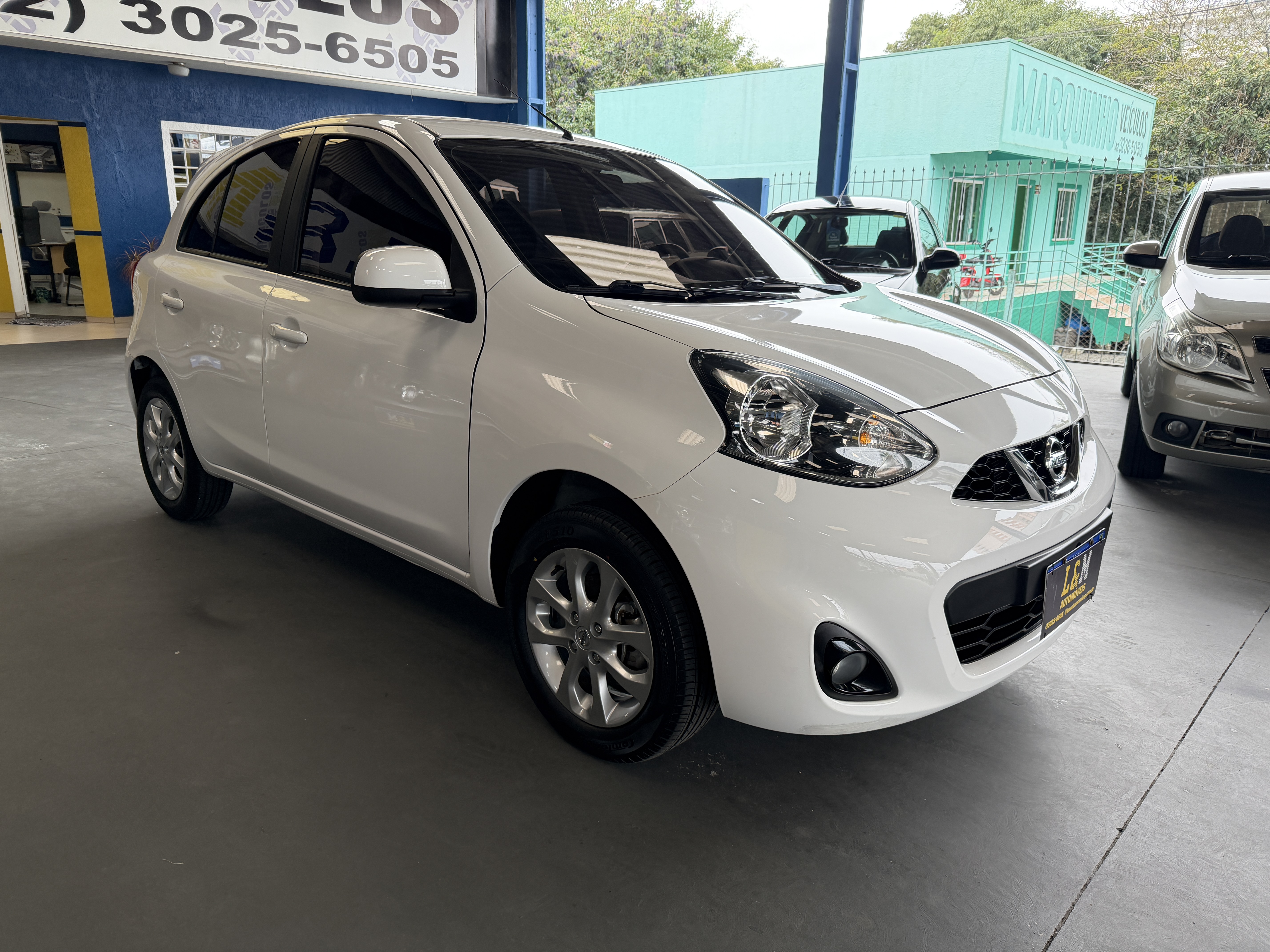 Nissan March SV 2019